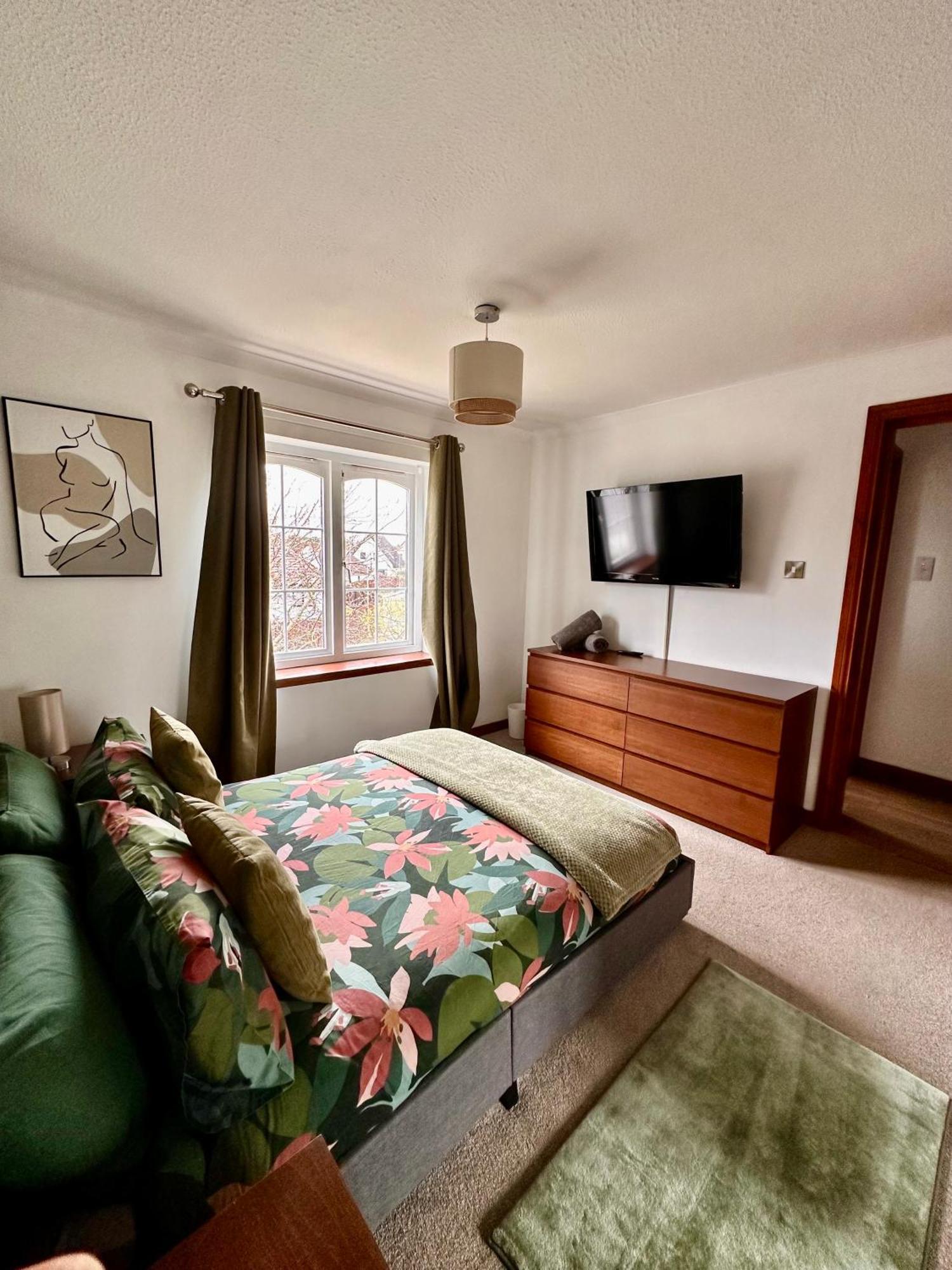 Apartment With Parking, Close To The Raigmore Hospital Inverness Exteriör bild